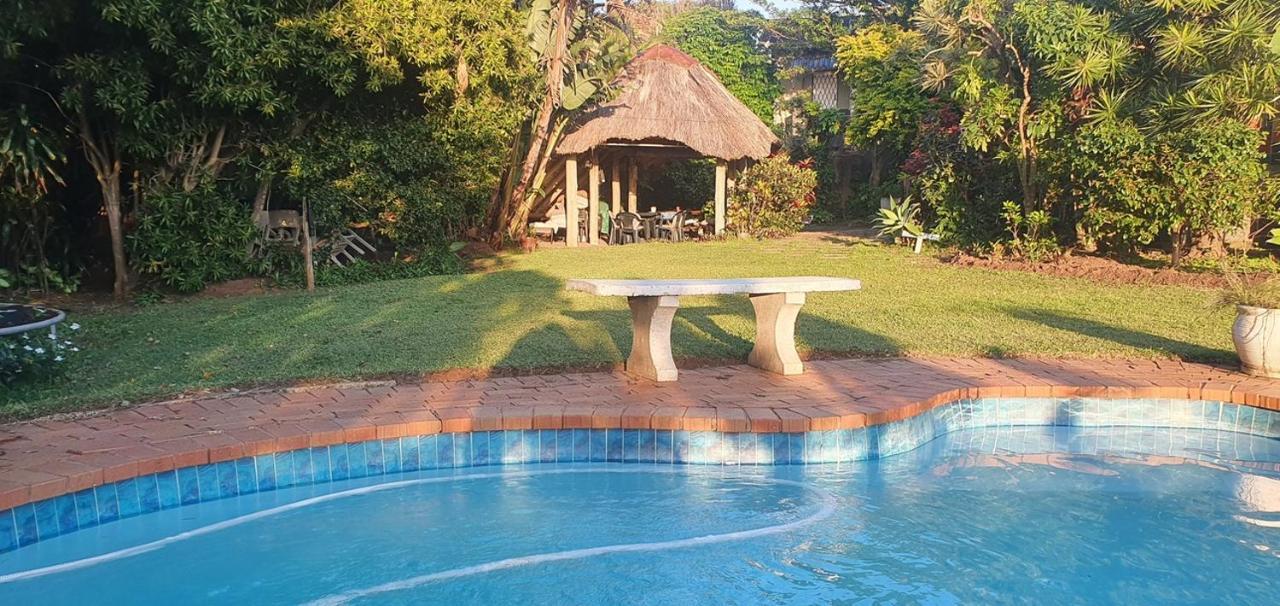 23 Ambleside Holiday Retreat By The Sea Port Shepstone Kültér fotó